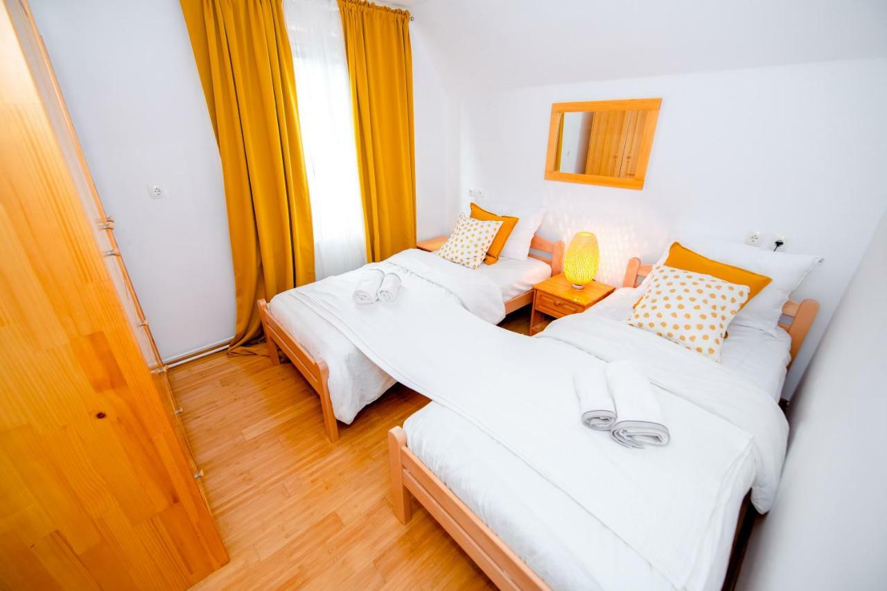 Apartment With View Zirovnica Kültér fotó